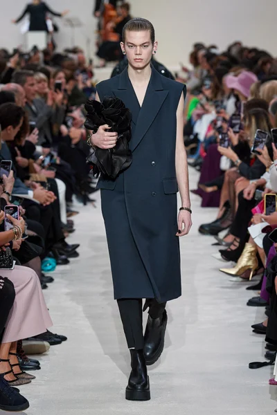 Look 63